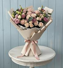 Букет цветов из:  Розы и Лизиантусы в Ховрино