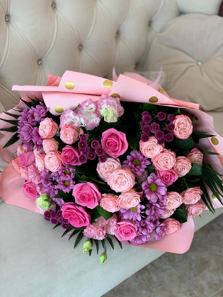 Букет цветов из: Хризантемы, Розы и Лизиантусы в Ховрино