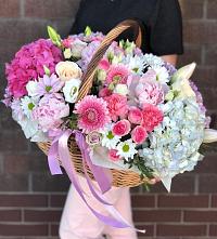 Цветочная композиция из Розы, Хризантемы, Пионы и Лизиантусы в корзине #REPLACE_PRED# Ховрино