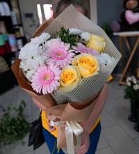Букет цветов из:  Герберы, Розы и Хризантемы в Ховрино
