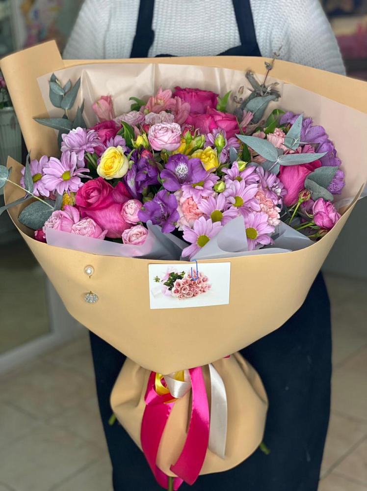 Букет цветов из: Хризантемы, Гвоздики и Альстромерии в Ховрино