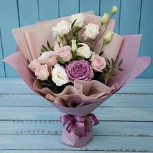 Букет цветов из:  Розы и Лизиантусы в Ховрино