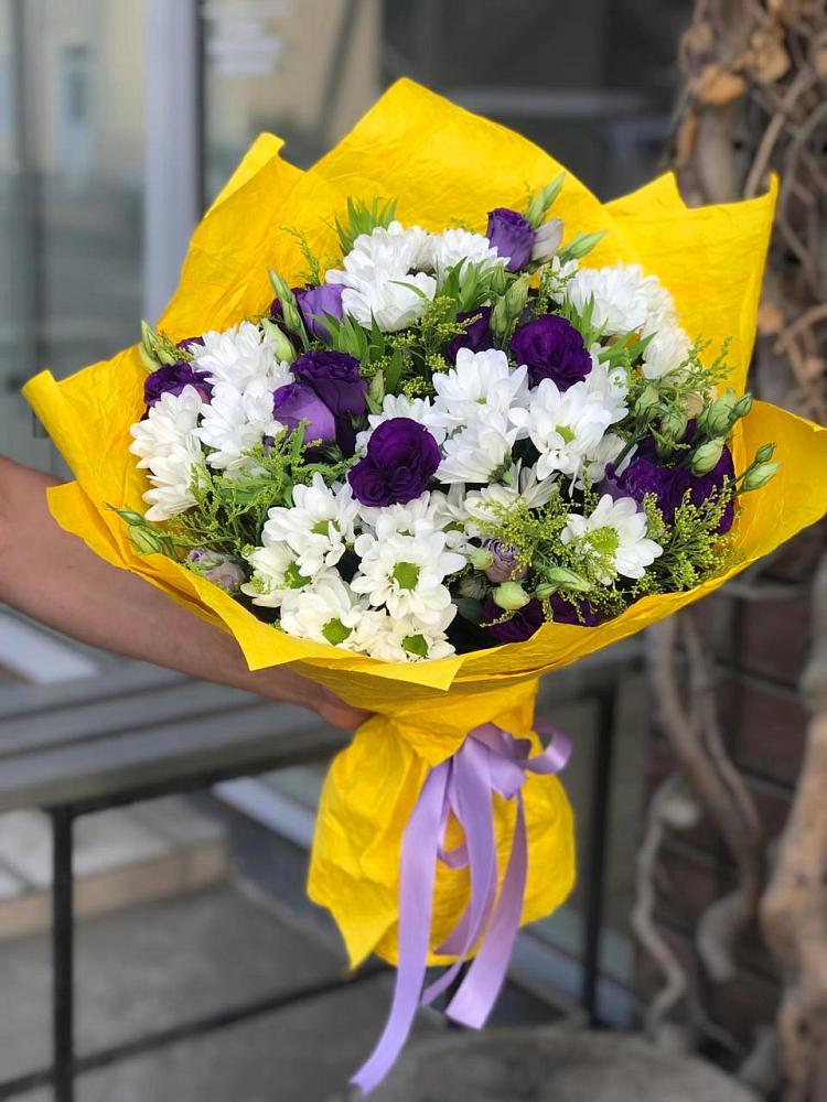 Букет цветов из: Ирисы, Хризантемы и Ромашки в Ховрино
