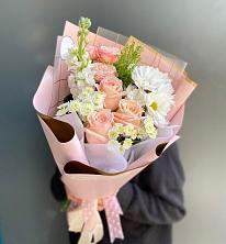 Букет цветов из:  Хризантемы и Розы в Ховрино