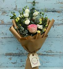Букет цветов из:  Розы и Лизиантусы в Ховрино